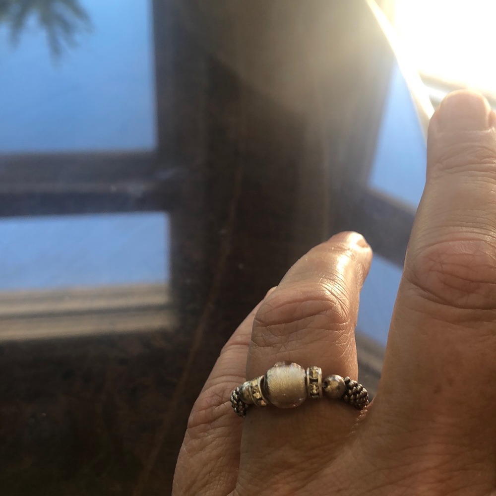 Stretchy ring - Picture 1 of 3